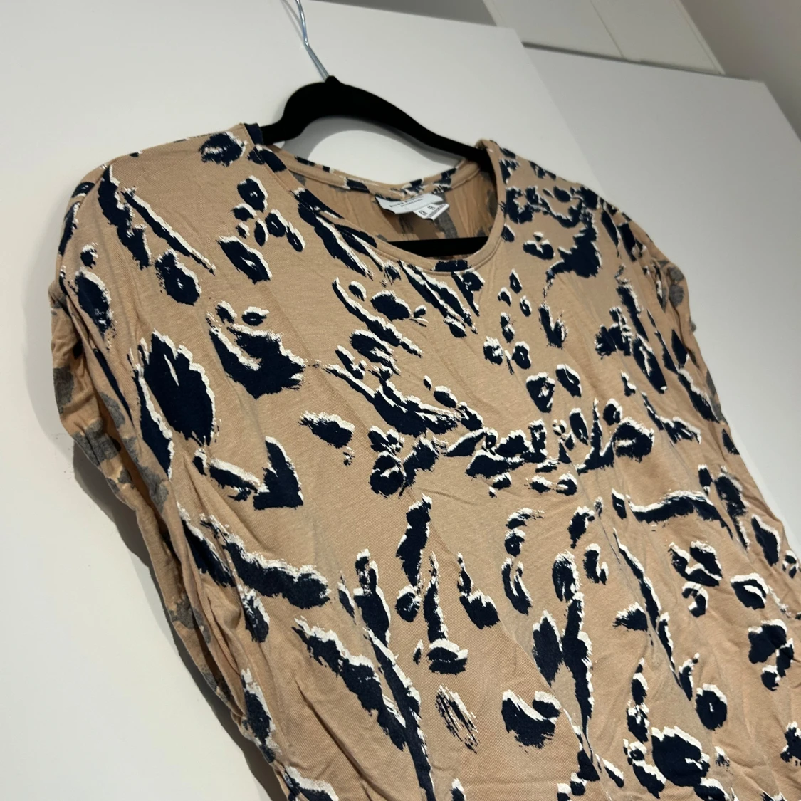 Beige leopardmönstrad topp - 1