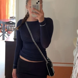 Stella mcCartney liknande väska - Säljer den här jättefina väskan från Tiamo! Samma stil som Stella mcCartney väskorna! Skriv för fler frågor eller bilder💕priset är diskuterbart