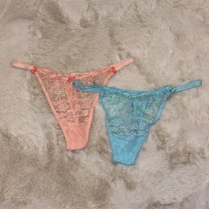 Lounge trosor🩷 - Jättefina blåa och rosa trosor från lounge underwear, aldrig andvända men tagit bort lapparna. Nypris är 440🙌🏼