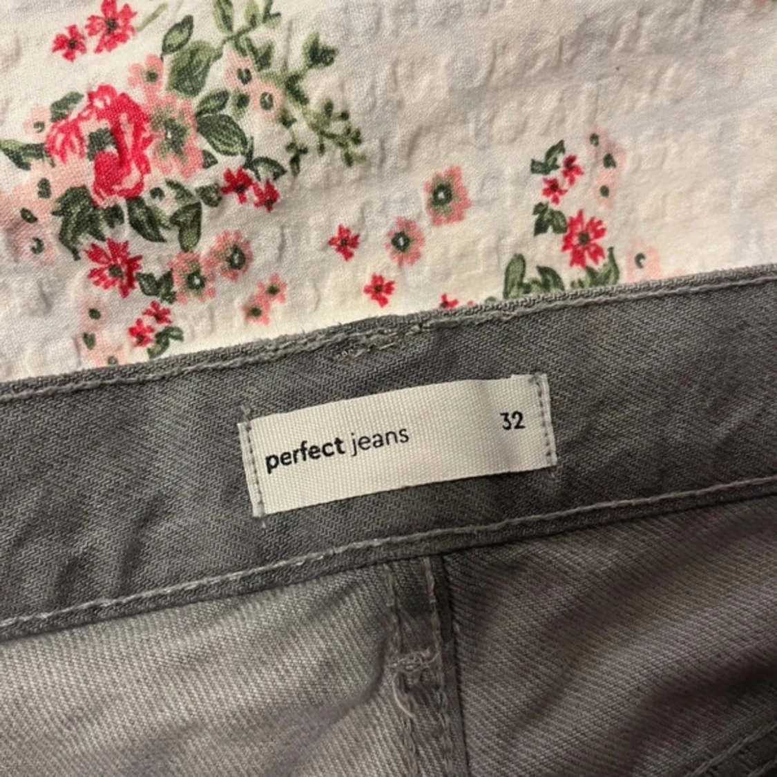 Grå jeans  - 1