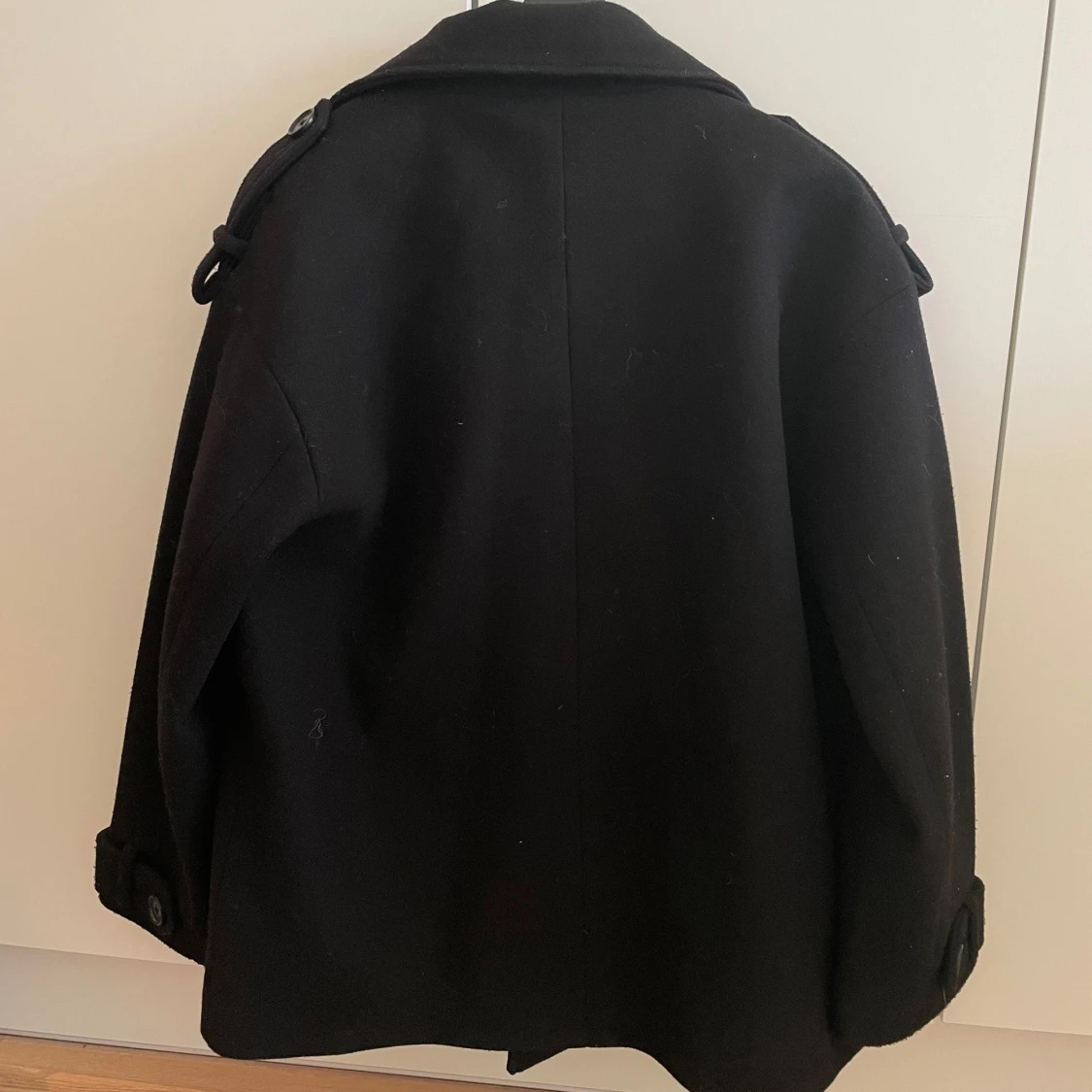 Svart oversized kappa från NA-KD - 1