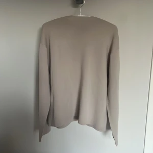 Långärmad tröja MQ - Långärmad tröja från MQ i storlek S. Tröjan är aldrig använd och är i bra sick.