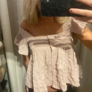 Rosa blus  - Supersöt blus från asos  Sällan använd  