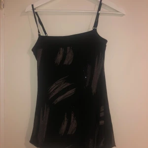 Linne - Glittrigt vintage festlinne<3