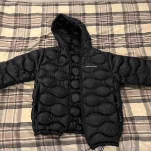 peak performance helium hood jacket, storlek M - Perfekt skick