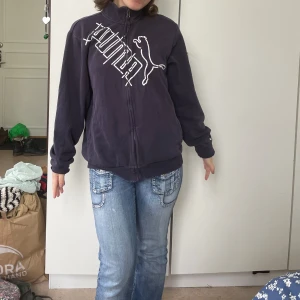 Puma zip hoodie - Y2k stil Storlek XL PASSAR SOM OVERSIZED MODELL