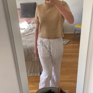 Linnebyxor  - Nu säljer jag mina fina linnebyxor från Gina Tricot 🥹 säljer p.g.a att jag inte använder dem längre. Original pris 400 säljer nu för 275kr, pris in diskuteras  😻 väldigt bra skick  🤍 kan tänka mig att mötas upp ❤️skriv vid intresse eller frågor 💋🐩🐆