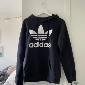 Adidas hoodie - Bra skick!!