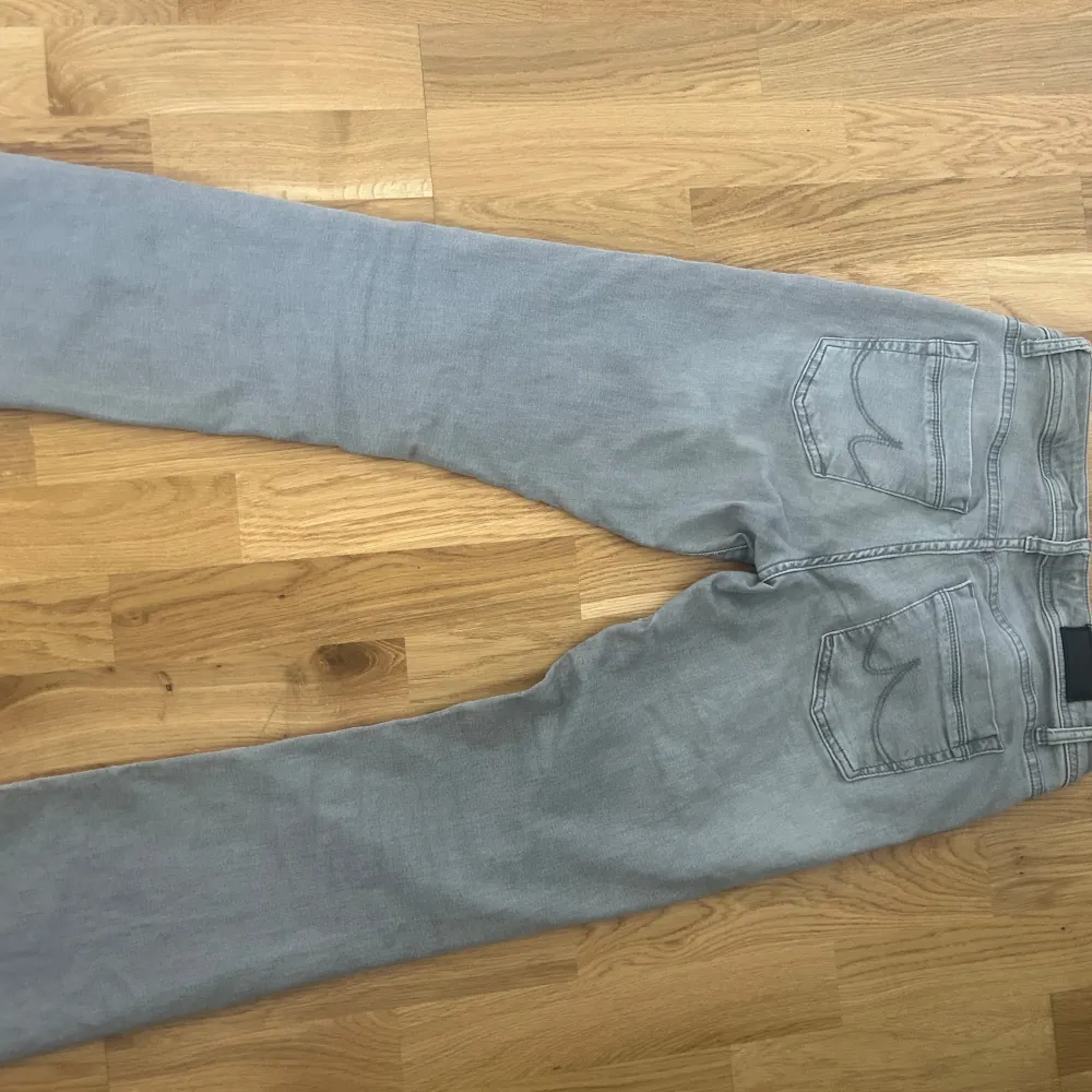 Säljer mina Superfina LTB jeans som ja köpte i våras. Lowrise Bootcut. Dem är knappt använda, dem är stora i storleken så dem skulle passa nån som har st W28-30. Dem är väldigt stretchiga och sköna. Skriv om ni har några frågor💕. Jeans & Byxor.