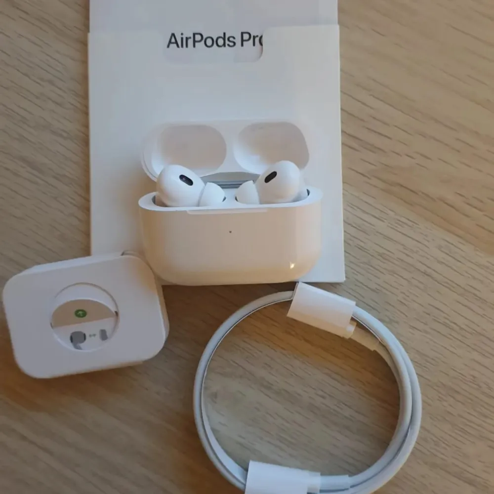 Säljer Helt nya air-pods . Övrigt.