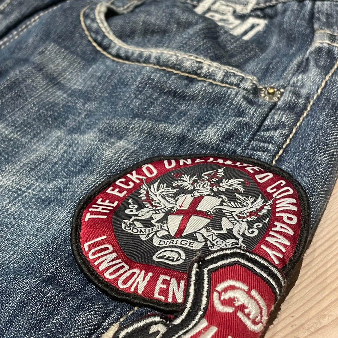 Eckō embroidered jeans - 91