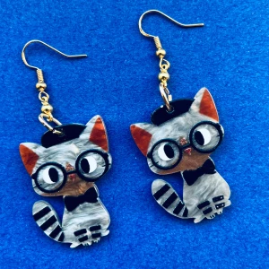 Kattörhängen  - Nickelfria krokar. Hämtas i Hornstull i Stockholm eller skickas mot fraktkostnad (18kr ) 🐆