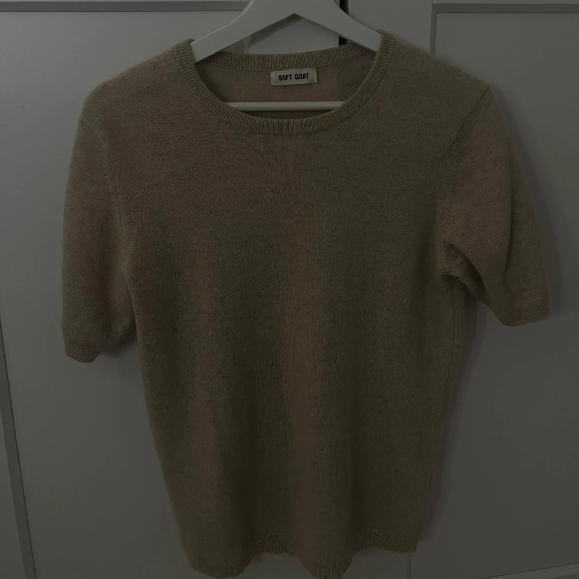 Beige kashmirtröja från Soft Goat