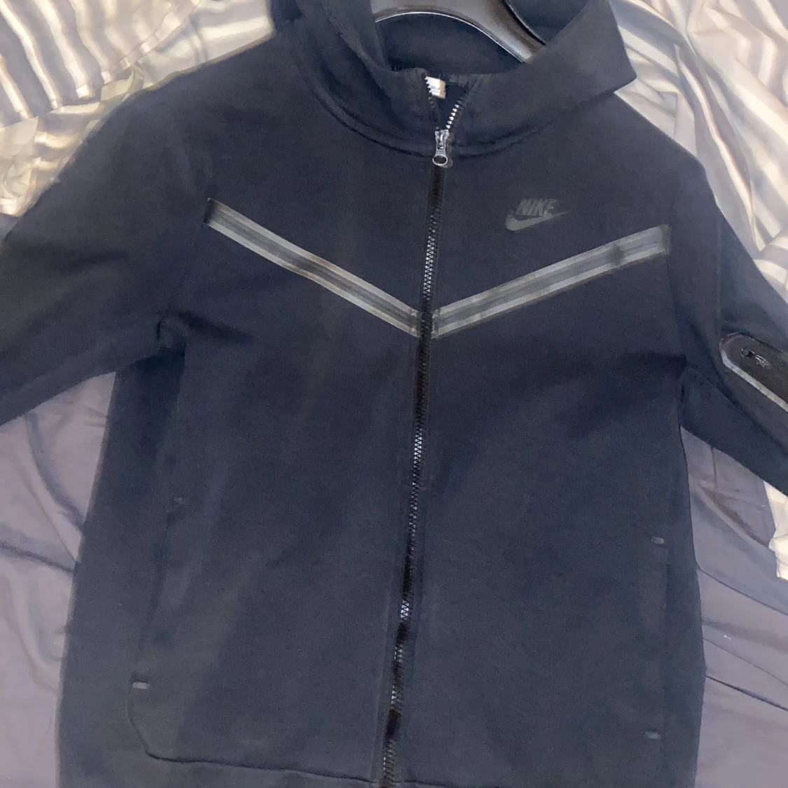 Svart Nike tech fleece