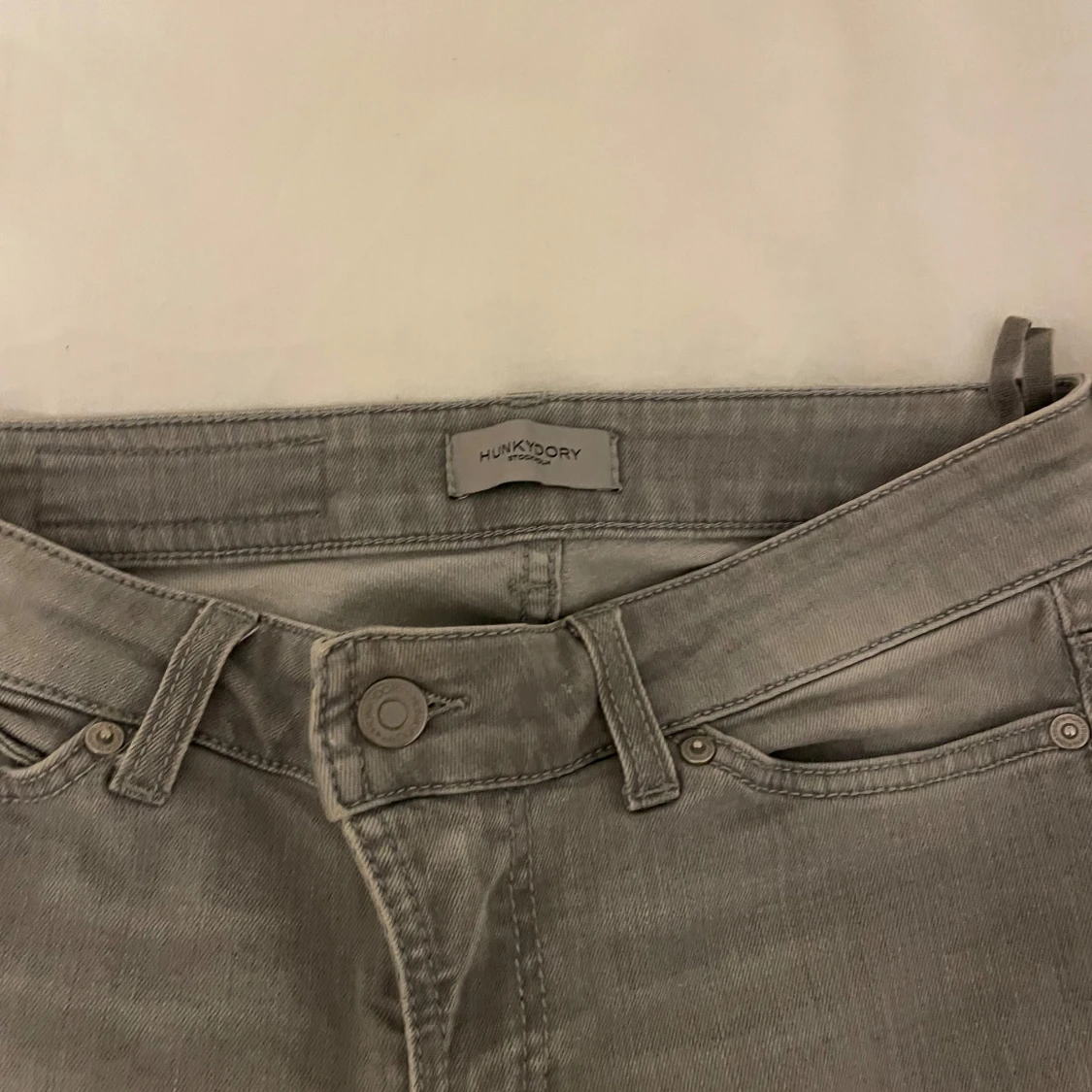 Grå jeans från Hunkydory - 91