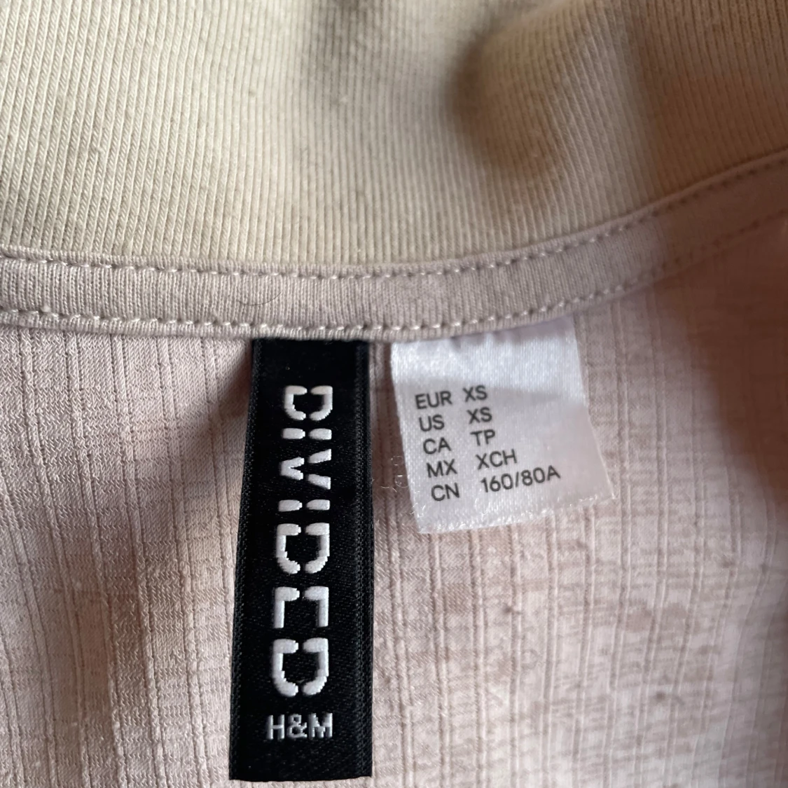 Beige ribbad tröja  - 91