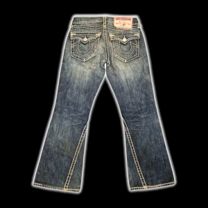 FLARED FAT STITCH TRUEYS - Flared fat stitch trueys!! Prima skick och perfekt passform. W30 L34. Bara att skriva vid intresse :)