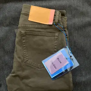 Helt nya Acne Studios jeans. Aldrig använd.   Dm innan köp. Öppen för erbjudanden :)