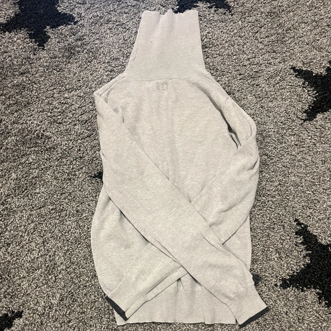 Grå polotröja från Odd Molly - 90