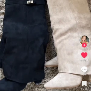 Boots - Säljer nu mina svarta stövlar ifrån raglady(se bilden) i storlek 40 men små i storlekarna,passar mig som har storlek 39. Passar dig som vill ha något för både vardag och fest💕 säljer pga att de inte kommer till användning för mig så ofta som jag önskar att de gjort och har använt de två gånger,fint skick! Pris kan diskuteras beroende på snabb affär! Köpta för 1050 kr!