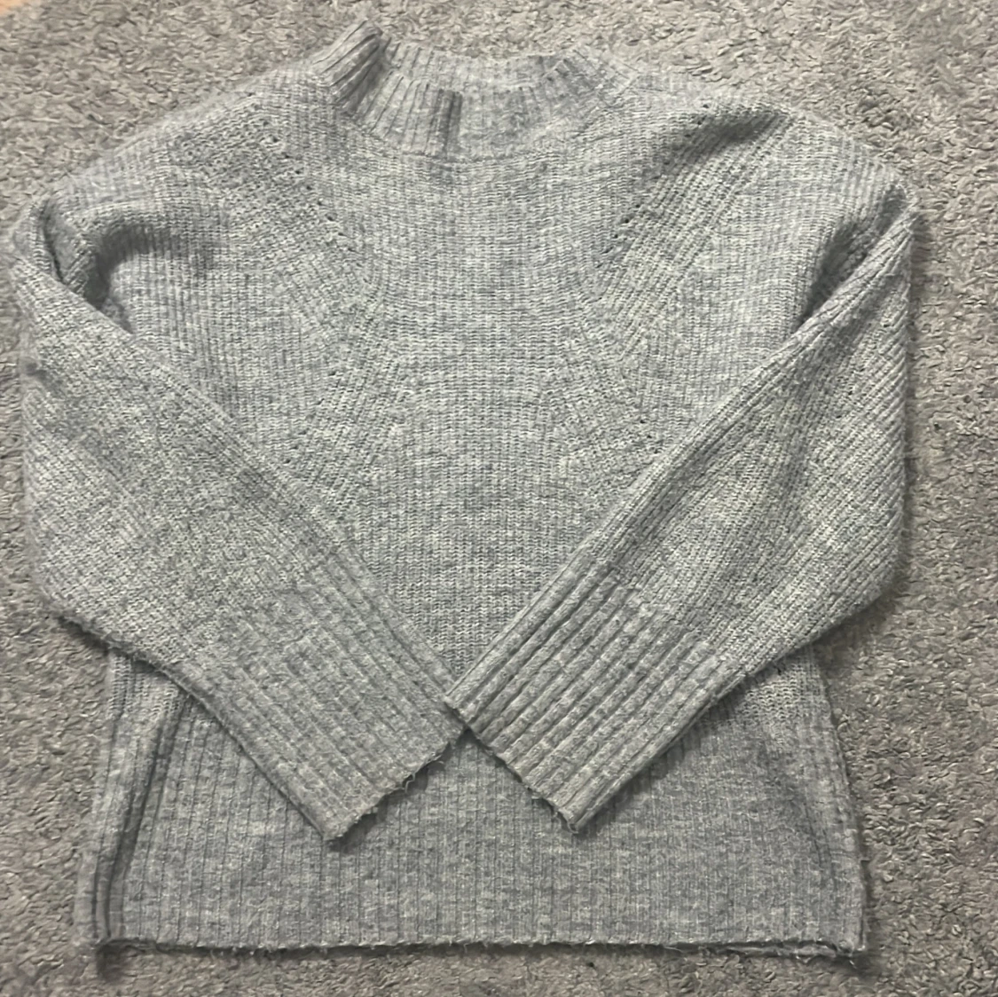 Grå tjocktröja