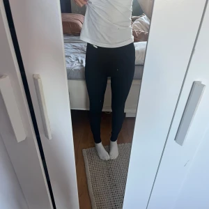 Svarta tights - Helt oanvända träningsbyxor!!