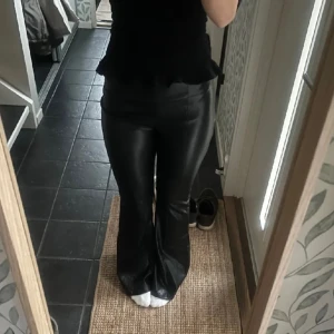 Skinnbyxor  - Helt nya oanvända skinnbyxor i storlek 36