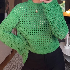 Grön tröja - Grön hålig tröja från H&M.