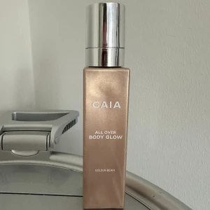 bodyglow  - bodyglow från caia, aldrig använt så i nyskick 