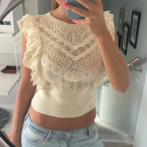 Zara topp - Jätte fin topp från zara, inte alls använd mycket💕Säljer för att den inte kommer till användning🩷