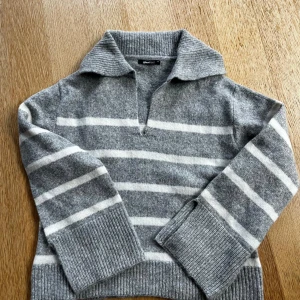 Stickade tröjor - Gina Tricot Grå storlek xs  Svart/vit 158/164