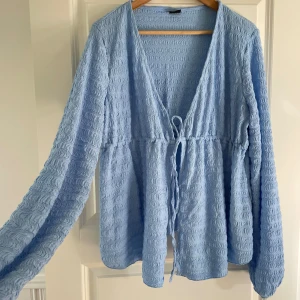 Tröja L - Storlek L nyskick pris 279kr