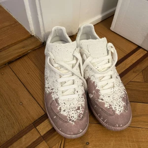 maison margiela skor  - säljer ett par margielas i storlek 41 som är som nya, skriv om du är intresserad