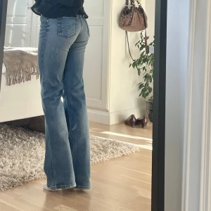 Lågmidjade bootcut jeans  - Superfina från Big jeans Star i storlek W26, skulle söga att de passar xxs/xs. Inga defekter! Hör av er om ni har några funderingar 🫶