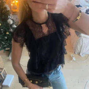 Blus - SUPERSNYGG tryck gärna köp nu ❤️