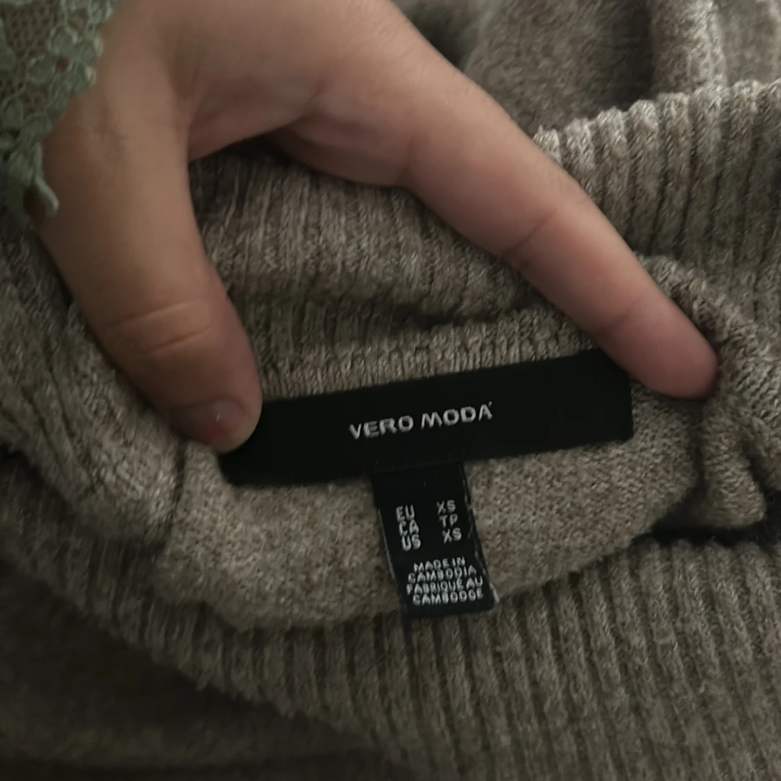 Stickad tröja  - 93