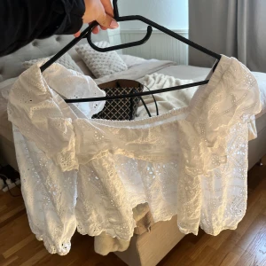 BY MALINA TOPP - Sååå snygg!!! Säljer då jag har liknade 
