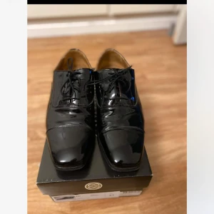 Märkes skor cavaliere  - Fint sick 