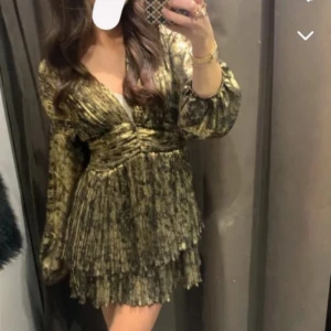 Klänning  - Så så fin klänning från zara❤️🎀