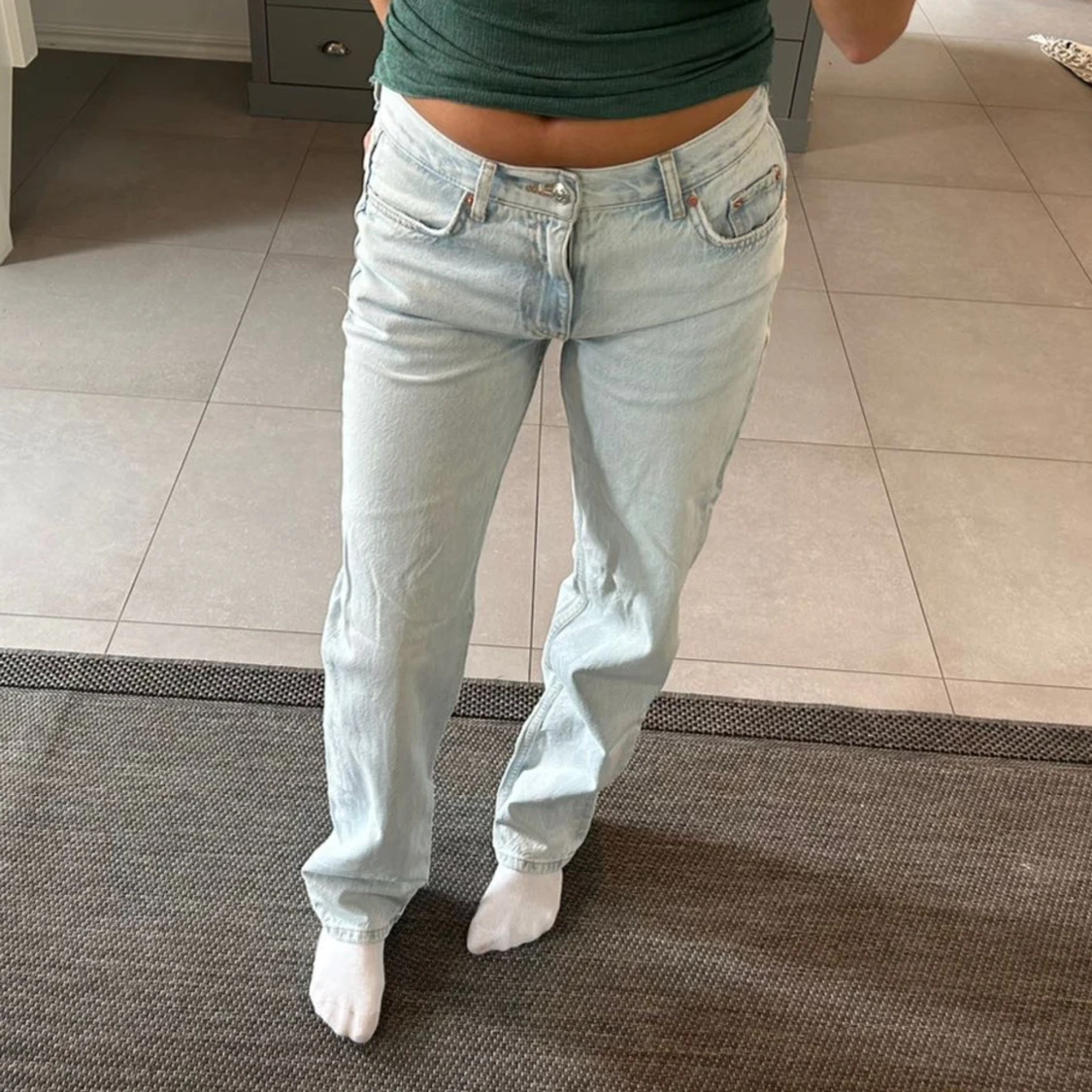 Low straight jeans
