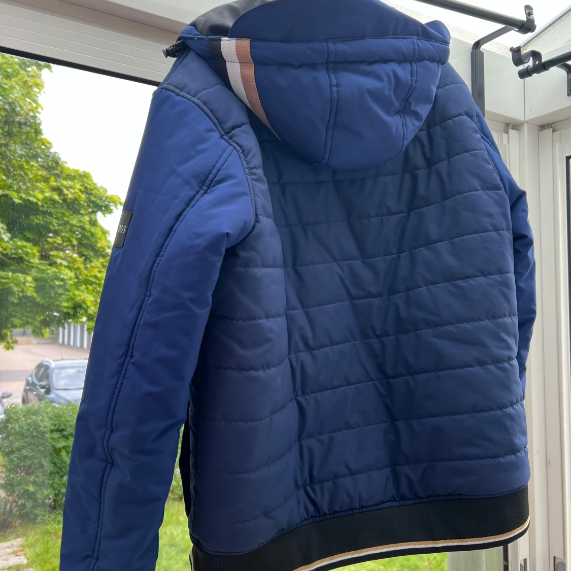 Hugo Boss jacka  - 92