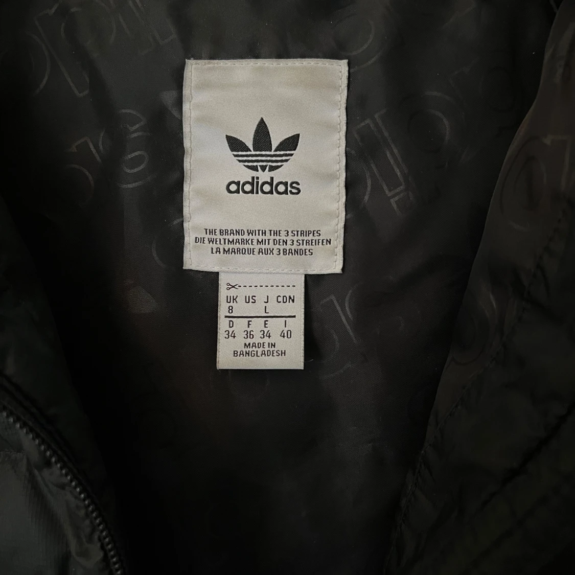 Svart pufferjacka från Adidas - 2