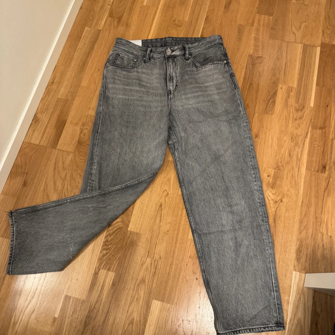 Grå jeans från H&M