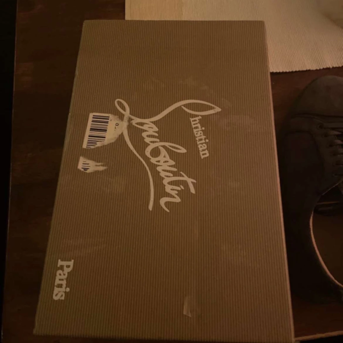 Grå mockasneakers från Christian Louboutin - 93