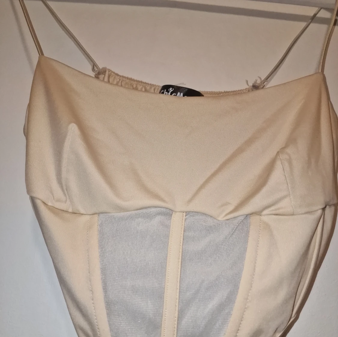 Beige korsettopp med meshdetaljer - 91