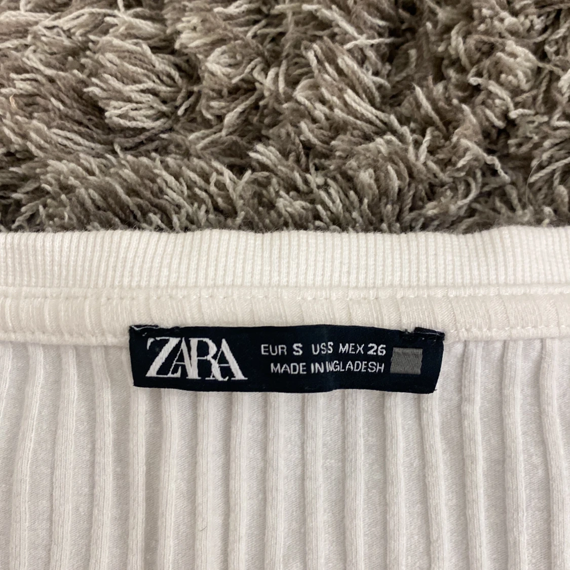 Vit ribbad topp från Zara - 90