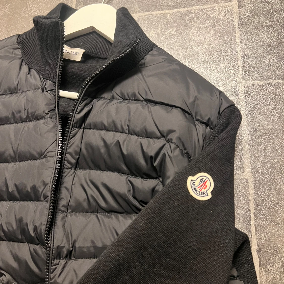 Svart dunjacka från Moncler - 90
