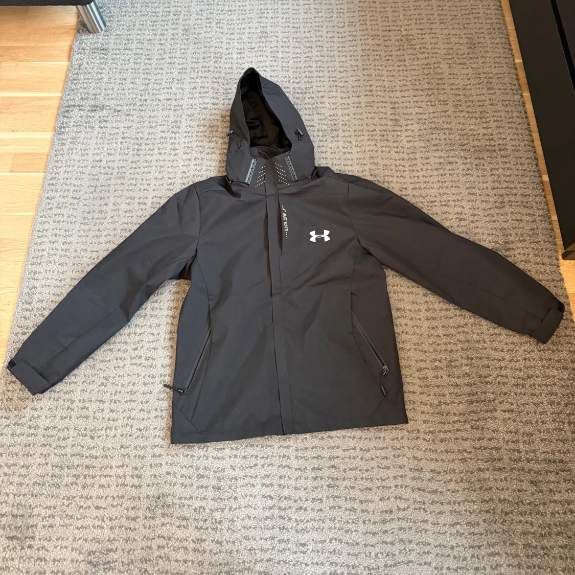 Svart jacka från Under Armour