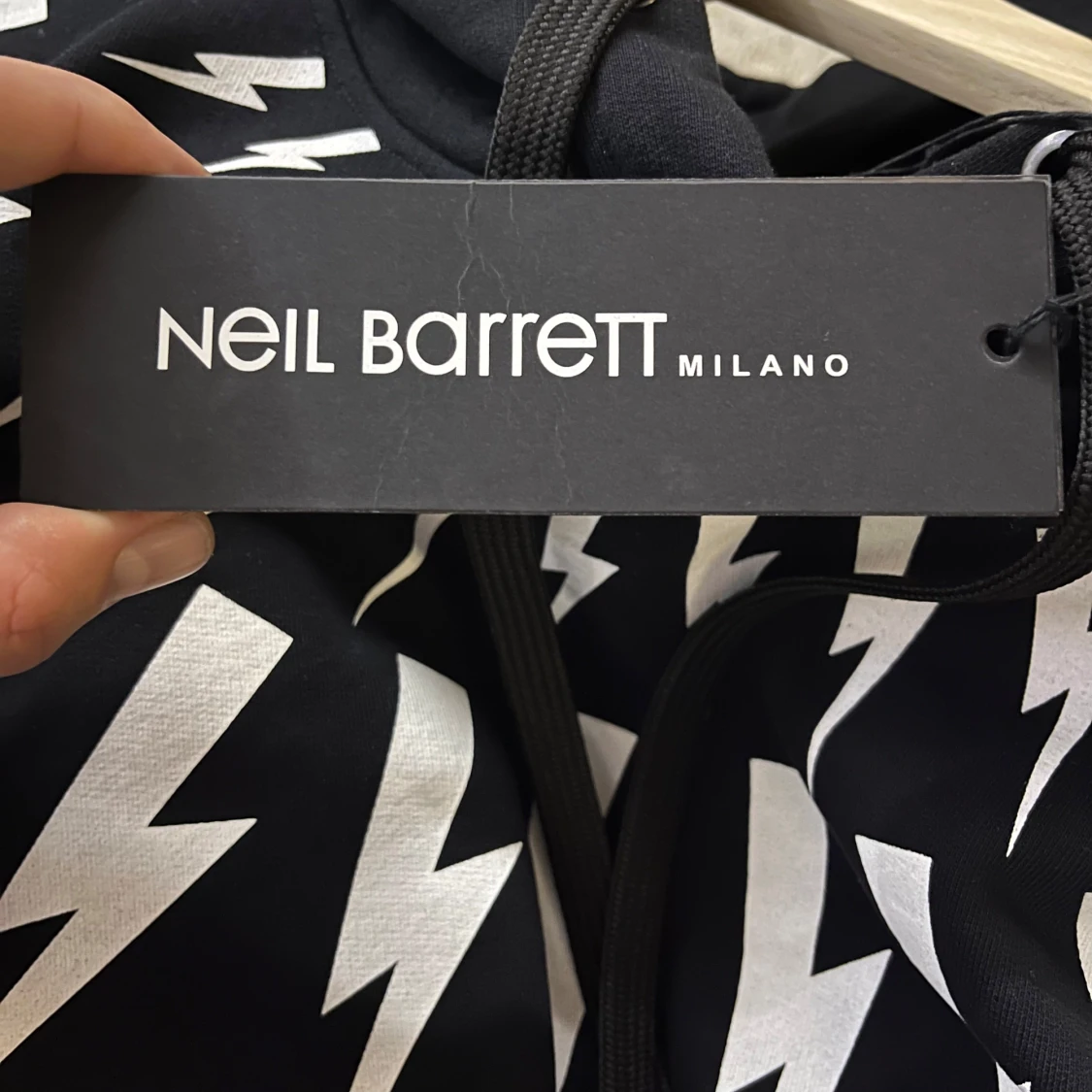 Svart hoodie från Neil Barrett - 2