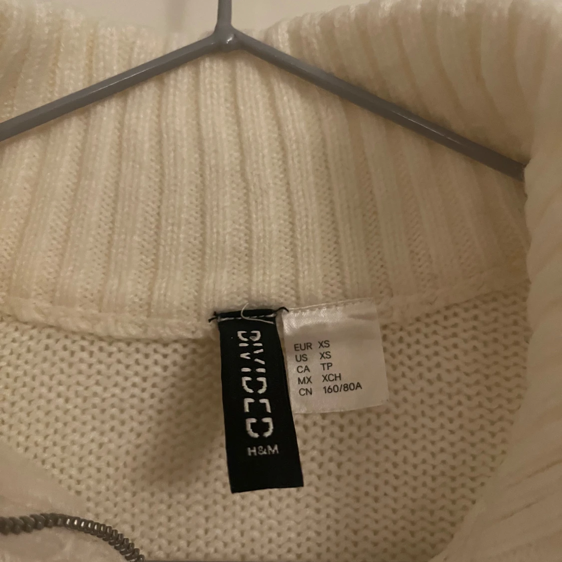 Vit stickad kofta från H&M - 90